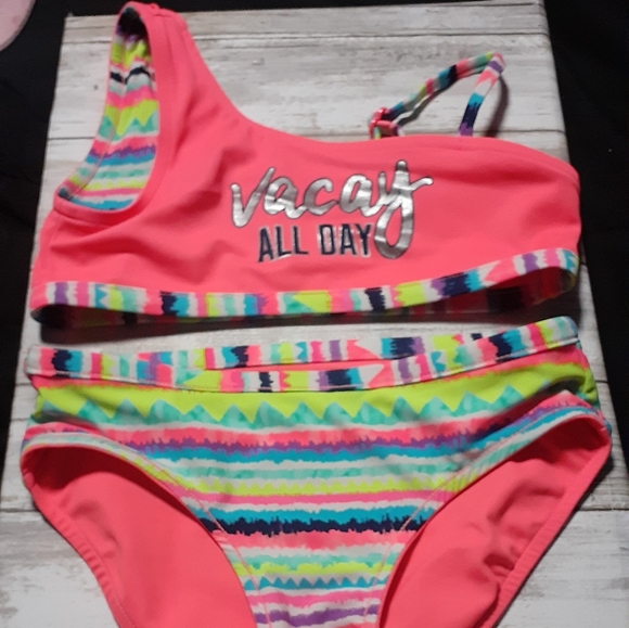 Swimsuits - Picture 8 of 10